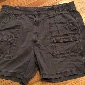 Men’s dark grey cargo shorts 40W 6.5” inseam